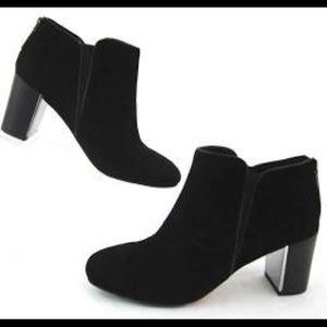 Donald J Pliner “Cosmo” Suede Ankle Bootie: 8.5